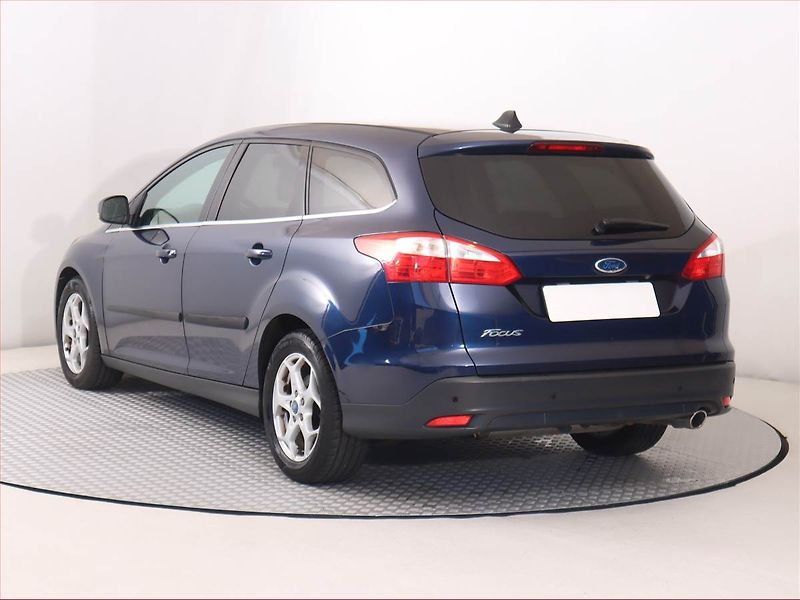 Ford Focus (2013) 2.0 TDCi, Serv.kniha, Navi - fotka 4 z 17