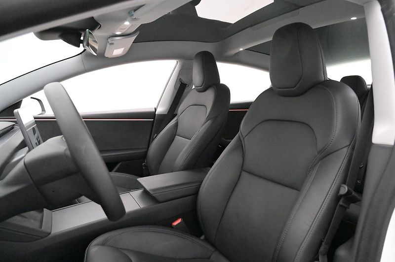 Tesla Model 3 Long Range AWD Highland - fotka 8 z 22