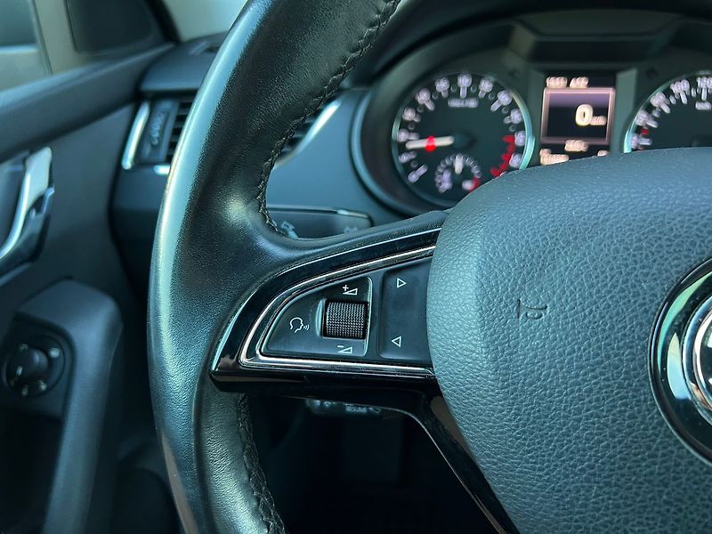 Škoda Octavia 1,6 TDi 81kW STYLE-KAMERA.P - fotka 21 z 42