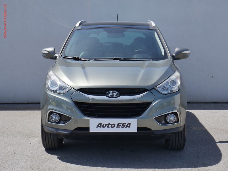 Hyundai ix35 (2010) 2.0 CVVT 4x4, ČR, AT, navi - fotka 2 z 25