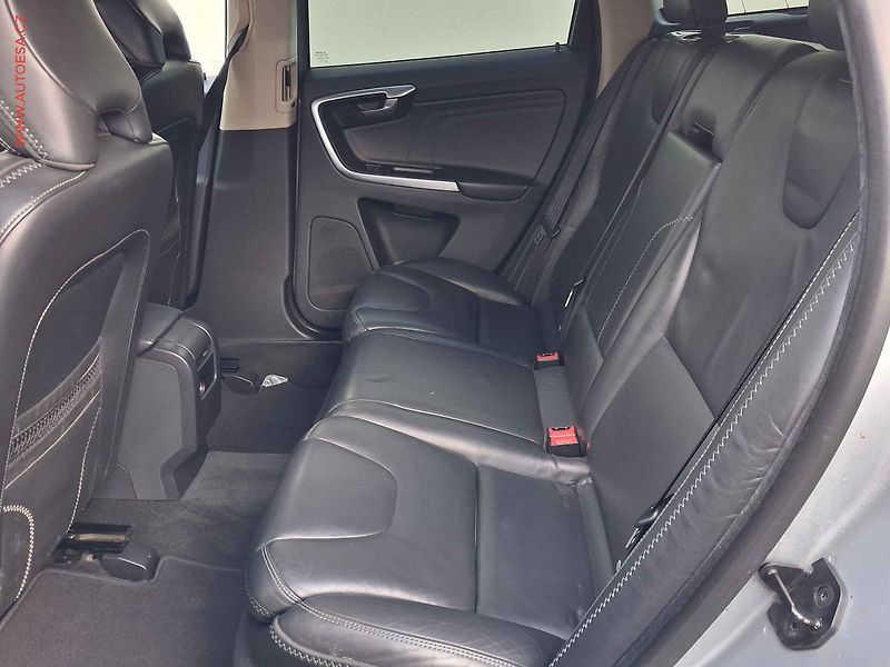 Volvo XC60 (2013) 2.4D5 4x4, ČR, servis.kniha - fotka 10 z 17