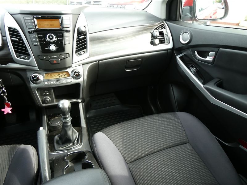 SsangYong Korando 2,0 e-XDi 110kW 4x4,po servise - fotka 25 z 42