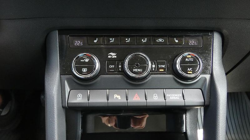 Škoda Karoq 2.0 TDI Style - fotka 17 z 23