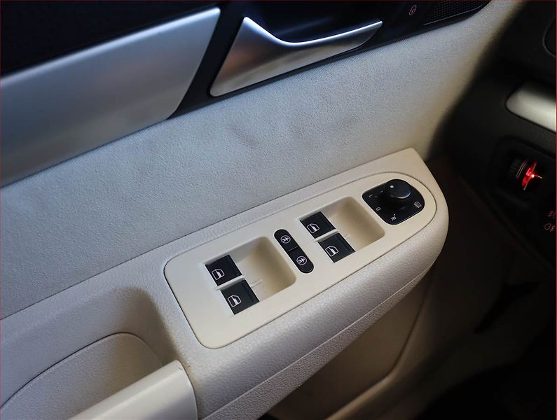 Seat Alhambra (2013) 2.0 TDI, Automat, Serv.kniha - fotka 18 z 20