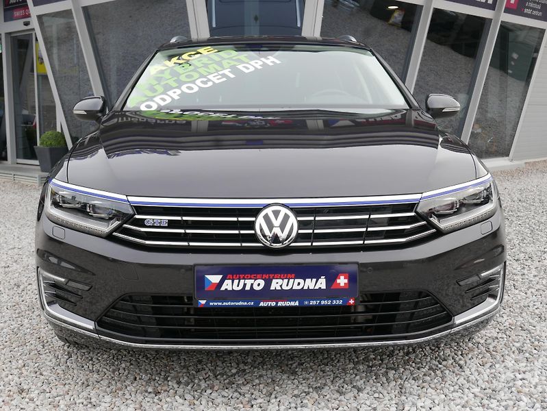 Volkswagen Passat 1,4 TSI GTE REZERVACE - fotka 3 z 44