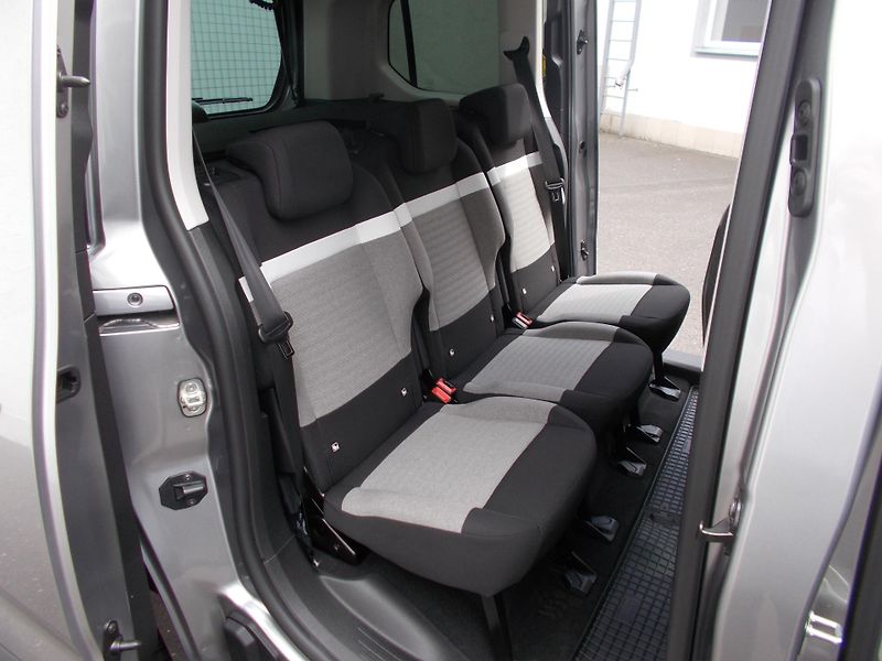 Citroën Berlingo (2026) PLUS Petrol 110k Manual - fotka 10 z 16
