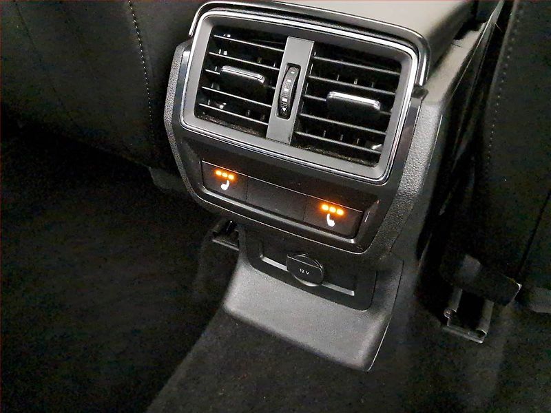 Škoda Karoq (2019) Style 1.5 TSI - fotka 20 z 25