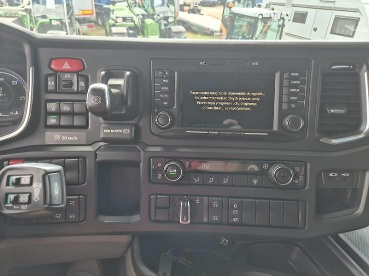 Scania (2018) S580 A6x2NA Highgline tractor  - fotka 7 z 10