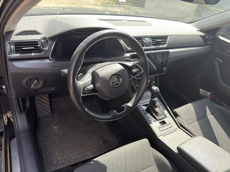 Škoda Superb (2023) - fotka 9 z 23