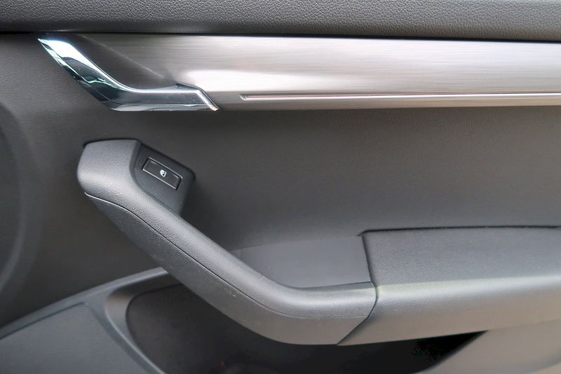 Škoda Octavia (2019) Combi Style Extra  1,5 TSi/110 - fotka 16 z 32