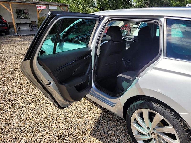 Škoda Octavia 1,4 TSI,PHEV,DSG,Clever,tažné - fotka 13 z 50