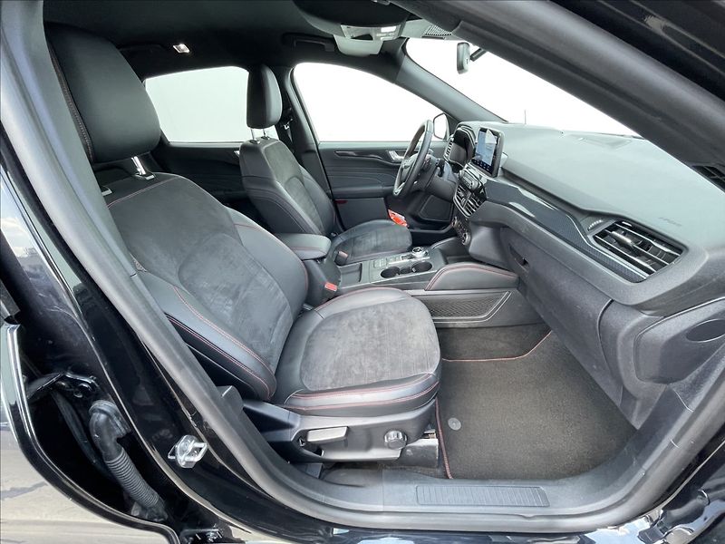 Ford Kuga 2,0 EcoBlue AWD A8 ST-Line X - fotka 17 z 23