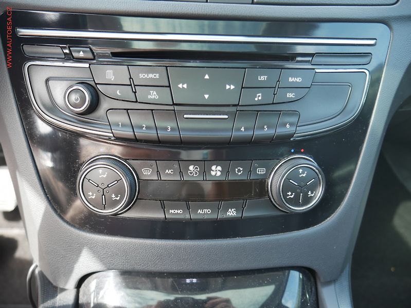 Peugeot 508 (2011) 2.0 HDi, AC, panor - fotka 16 z 18