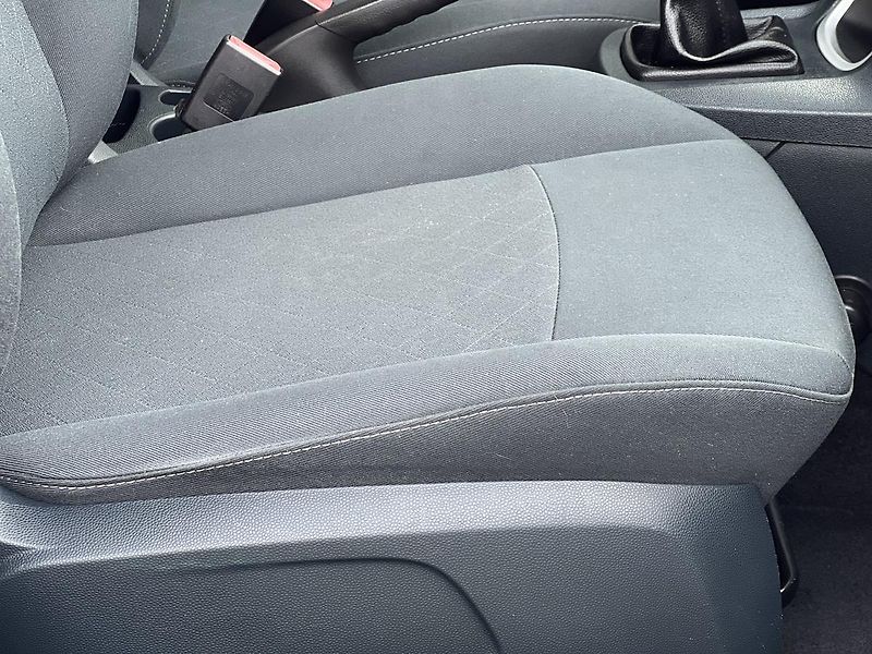 Ford Fiesta 1.25i  ZÁMEK Ř.P. PŮVOD ČR - fotka 29 z 37