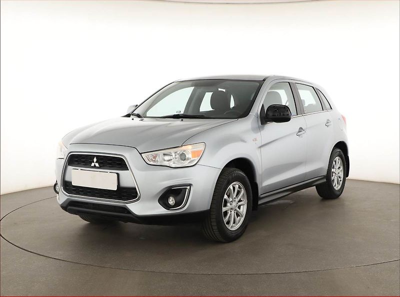 Mitsubishi ASX (2013) 1.8 DI-D MIVEC, 4X4, ČR,1.maj - fotka 2 z 16