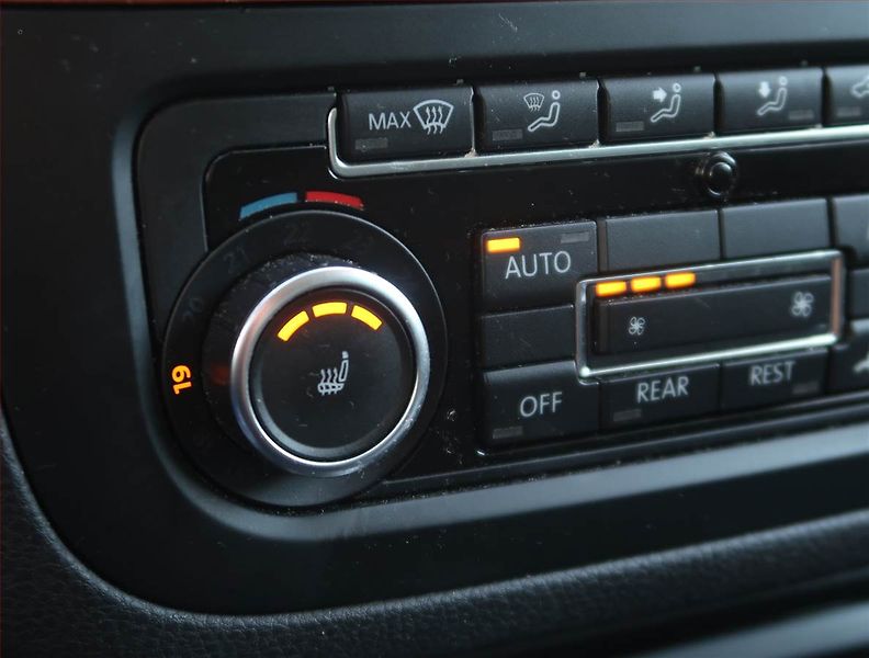 Volkswagen Sharan (2010) Highline 2.0 TDI, Automat - fotka 17 z 19