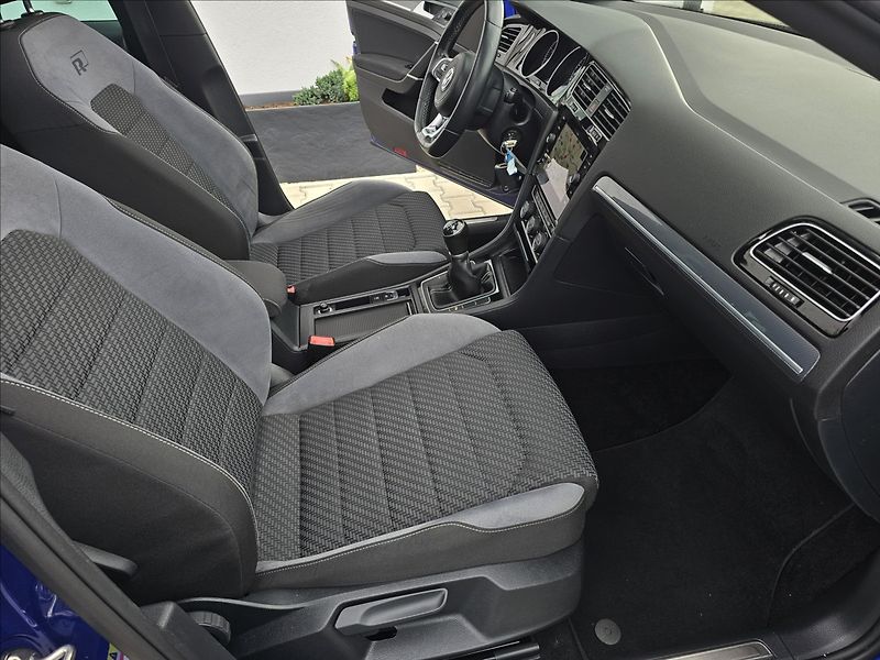 Volkswagen Golf VII 1,4TSi R-Line NAVI ALU - fotka 34 z 43