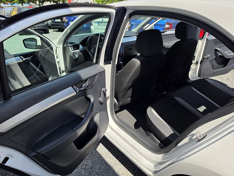 Škoda Rapid 1.0 TSI Park Senzor  - fotka 9 z 21