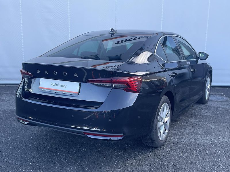 Škoda Octavia 1.5TSi Top Selection - fotka 2 z 26