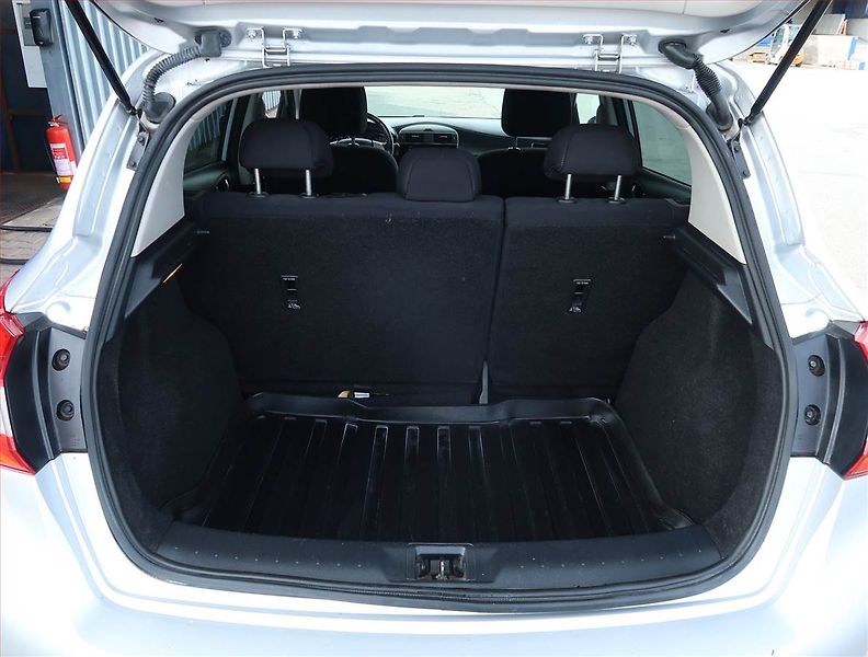 Nissan Pulsar (2015) 1.2 DIG-T, Automat, Serv.kniha - fotka 14 z 23