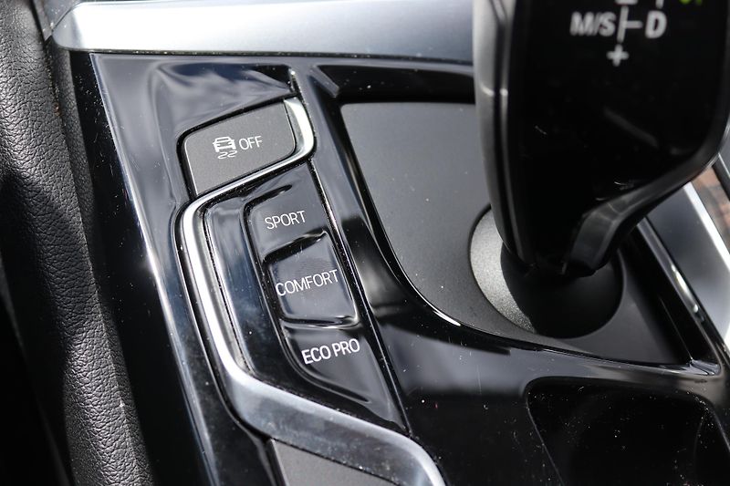 BMW Řada 5 520D XDRIVE SPORT LINE G30  - fotka 36 z 50