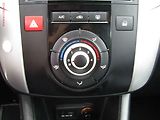 Kia Venga (2010) 1.4 CRDi, AC, park.asist - náhled 13