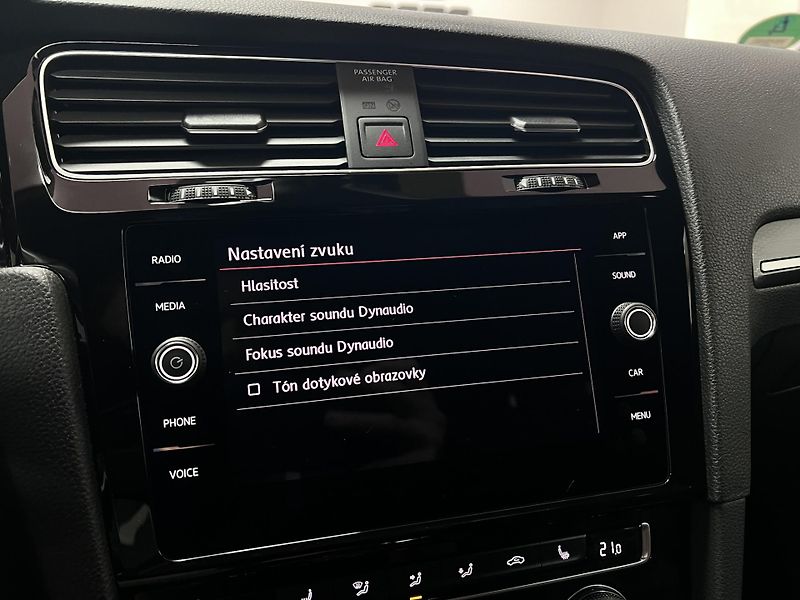Volkswagen Golf GTI Performance 180 kW - fotka 32 z 50