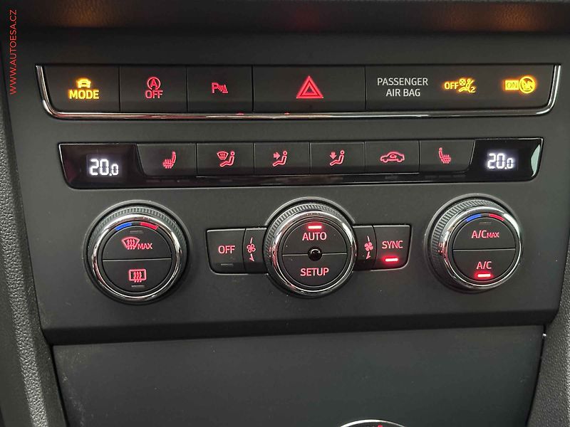 Seat Leon (2013) 1.4 TSi, FR, LED, navi - fotka 14 z 18