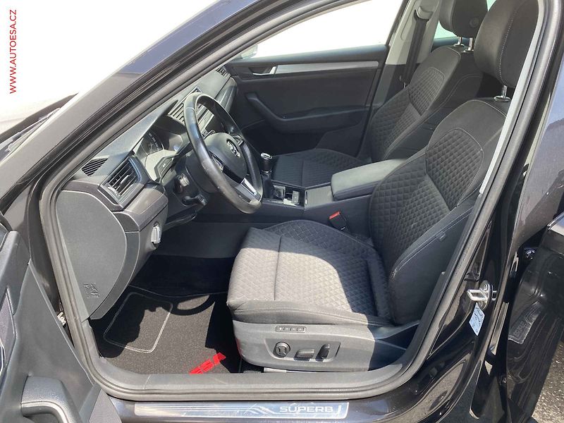 Škoda Superb (2017) 2.0 TDi, Style, kamera - fotka 9 z 17