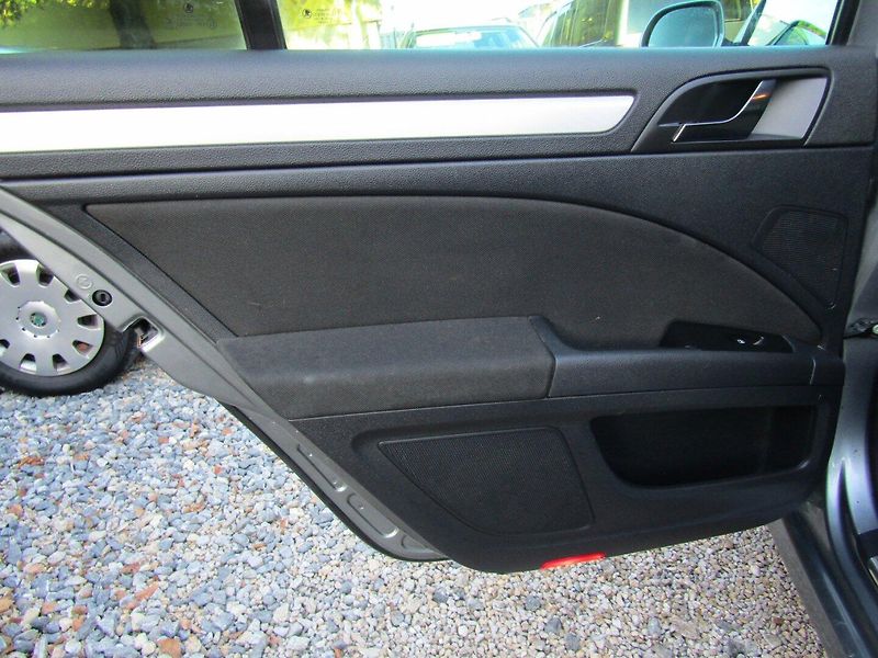 Škoda Superb (2011) 2.0 TDI 103kW  BEZ KOROZE - fotka 22 z 41