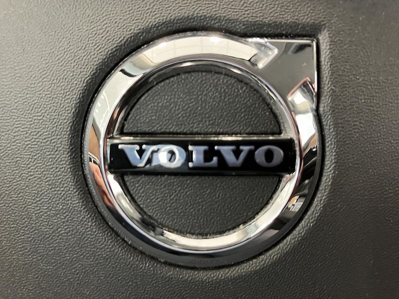 Volvo XC90 B5 AWD INSCRIPTION AT8, ČR - fotka 46 z 49