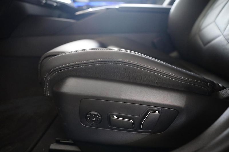 BMW Řada 5 540d xDrive Touring - fotka 29 z 35