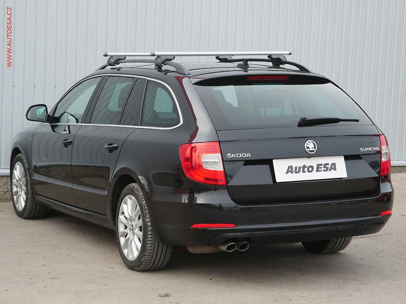 Škoda Superb (2014) 2.0 TDi, DSG, navi, xenon - fotka 6 z 21