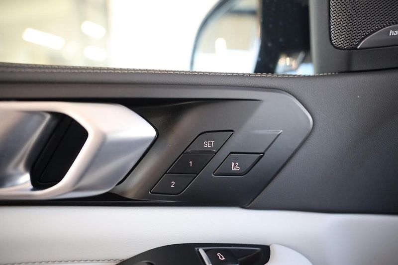 BMW X5 xDrive30d - fotka 30 z 35