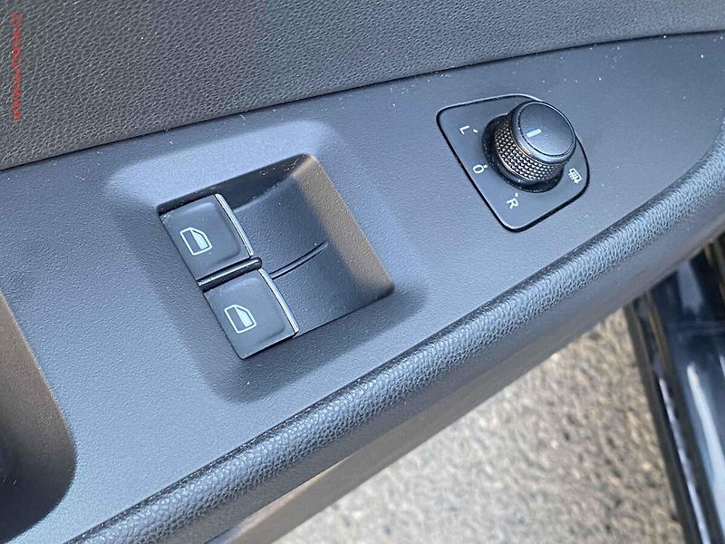 Seat Leon (2013) 1.4 TSi, LED - fotka 11 z 18