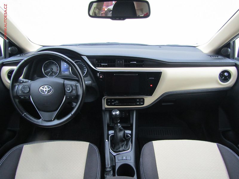 Toyota Corolla (2016) 1.6i, ČR, LED, kamera - fotka 8 z 17
