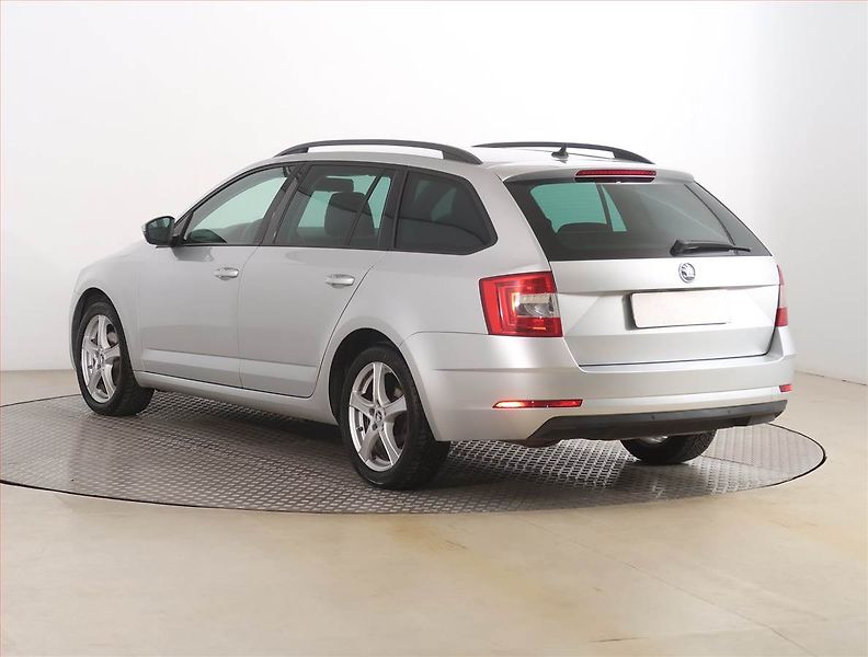 Škoda Octavia (2014) Ambition 2.0 TDI, Serv.kniha - fotka 4 z 19