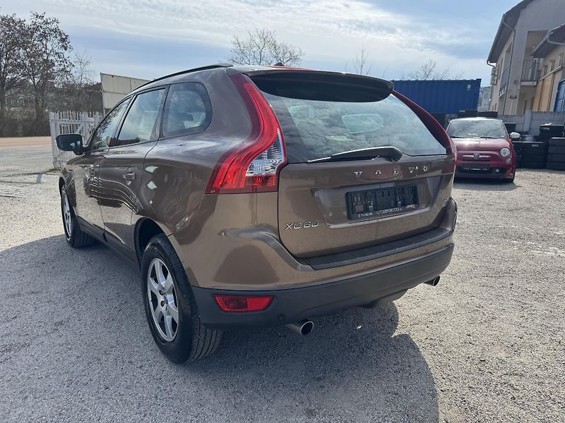 Volvo XC60 (2010) 2.4D5 151KW 1.Majitel AWD  - fotka 6 z 40