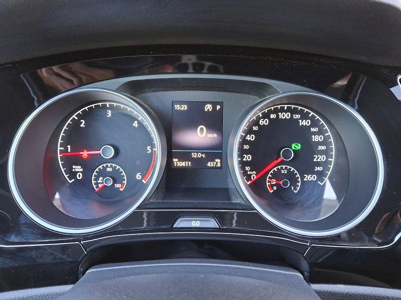 Volkswagen Touran (2017) HighLine DSG 2,0TDi 110kW - fotka 18 z 35