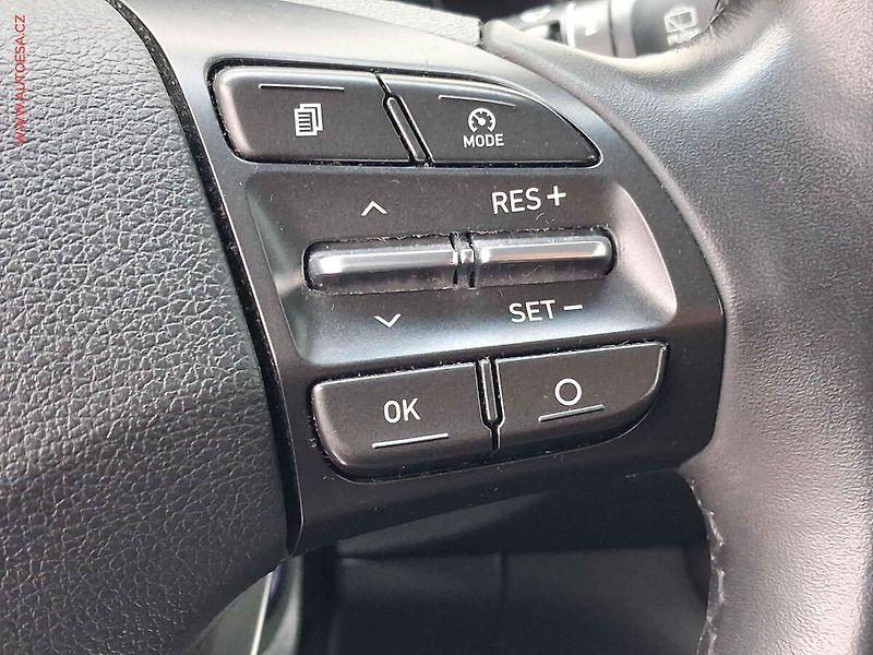 Hyundai i30 (2017) 1.6 CRDi, 1.maj,ČR, AC, tempo - fotka 14 z 18