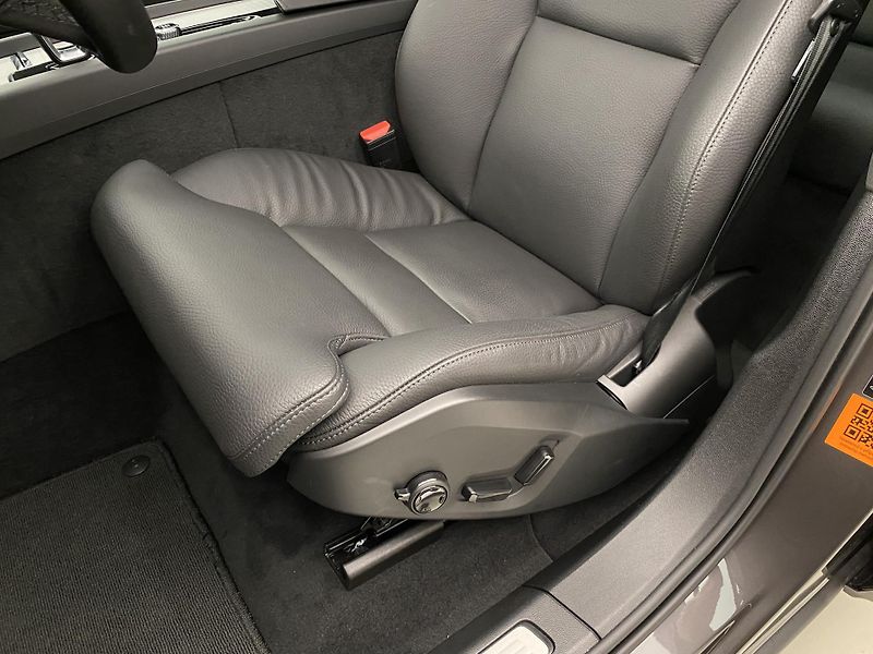 Volvo XC60 B5 AWD CORE AUT REZERVACE - fotka 25 z 52