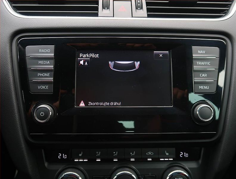 Škoda Octavia (2013) RS 2.0 TDI, Serv.kniha, Xenony - fotka 16 z 20