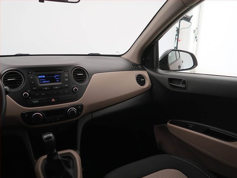 Hyundai i10 (2016) Family+ 1.0, ČR,1.maj - fotka 8 z 14