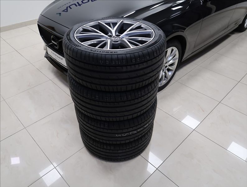 Volvo S90 2,0 D5 AWD INSCRIPTION - fotka 54 z 54