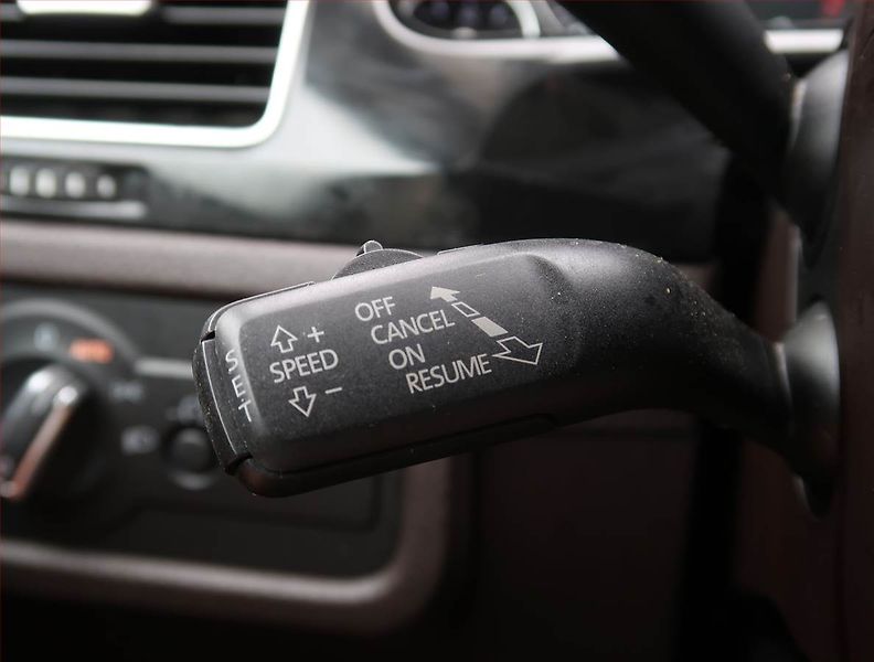Volkswagen Touareg (2013) 3.0 TDI, 4X4, Automat - fotka 19 z 23