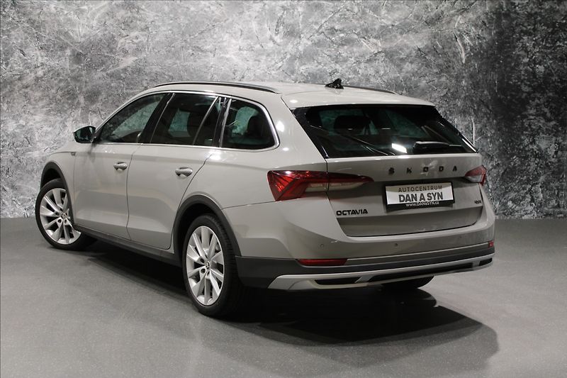 Škoda Octavia 2,0 TDI Scout 4x4 DSG 1.majite - fotka 4 z 40