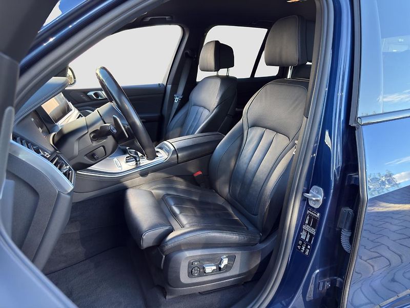 BMW X5 xDrive30d - fotka 8 z 21