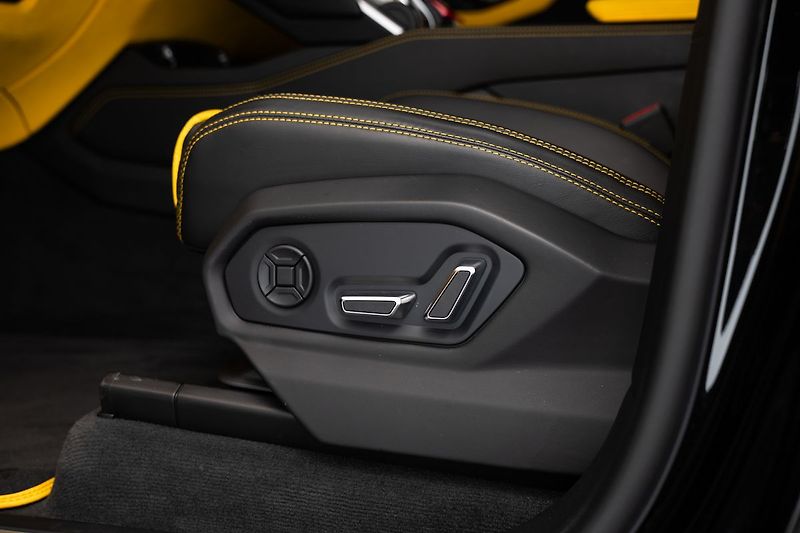 Lamborghini Urus Bang&Olufsen/360/Pano - fotka 14 z 27