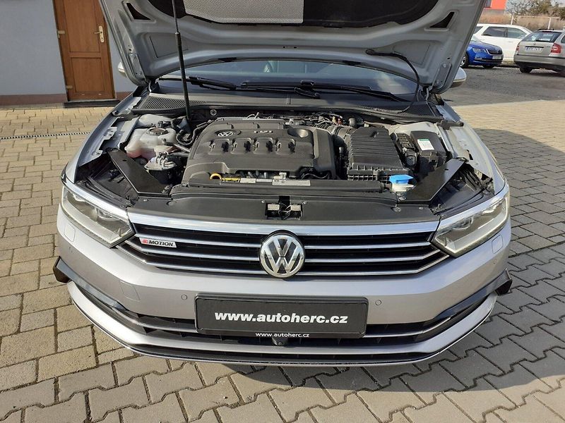 Volkswagen Passat (2018) 2.0 BiTDi 4x4 - fotka 35 z 48