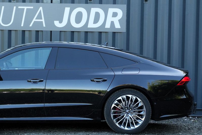 Audi A7 55 TFSI e, Quattro, Tažné, B&O - fotka 3 z 42